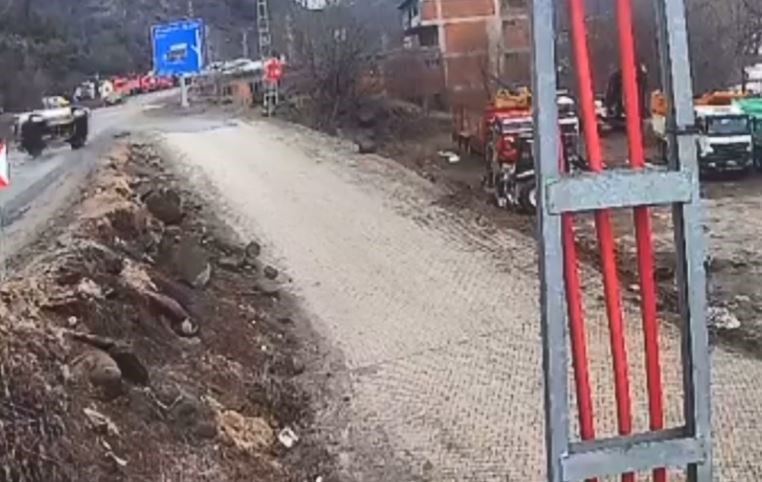 savsatta arac defalarca takla atti 1 yarali 4EAvXkLU