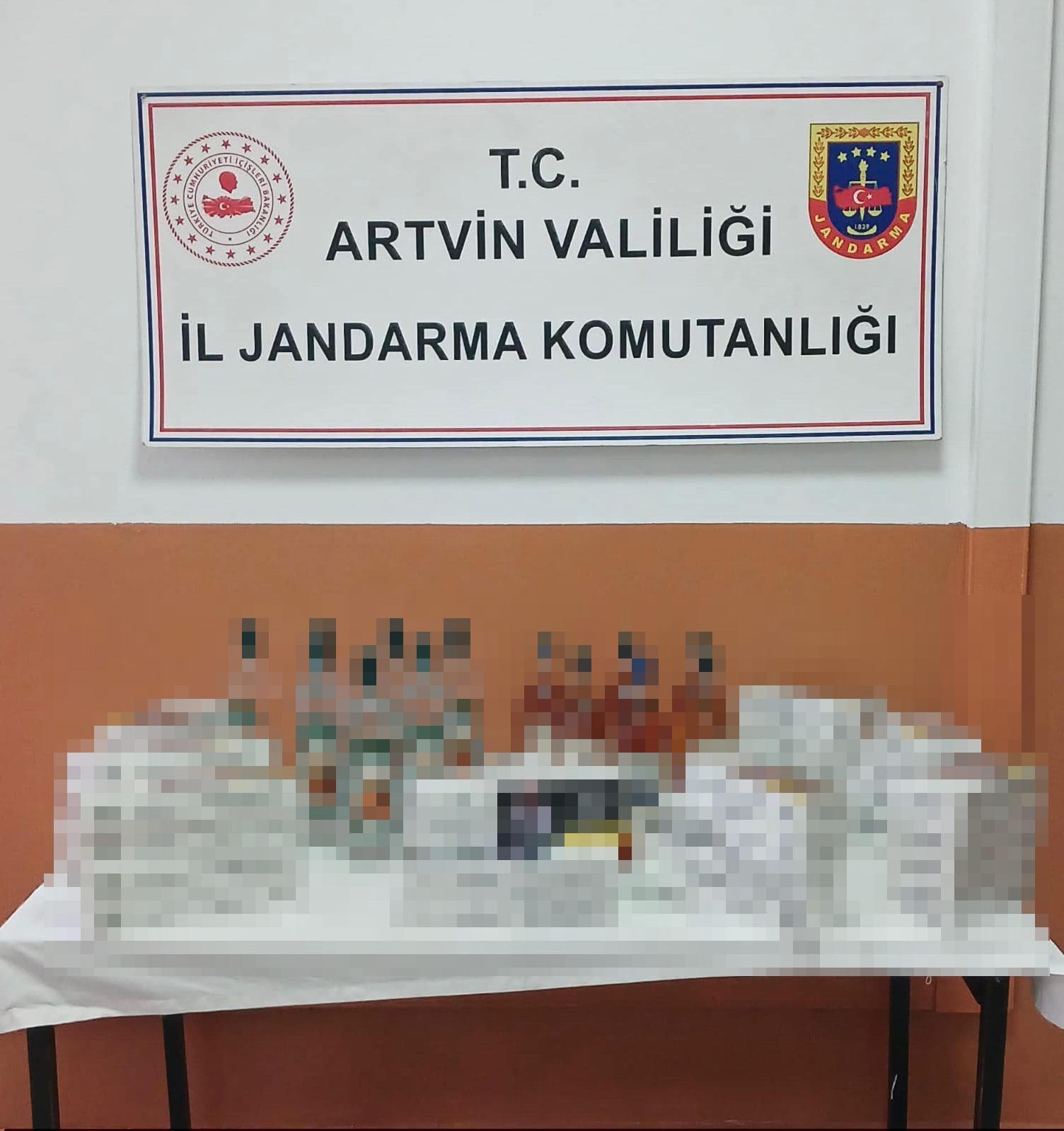 savsatta kacak sigara ve icki ele gecirildi p4OMaRJp