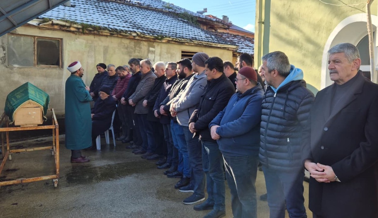 soba faciasinda olen yasli adam son yolculuguna ugurlandi I8AsFGFe