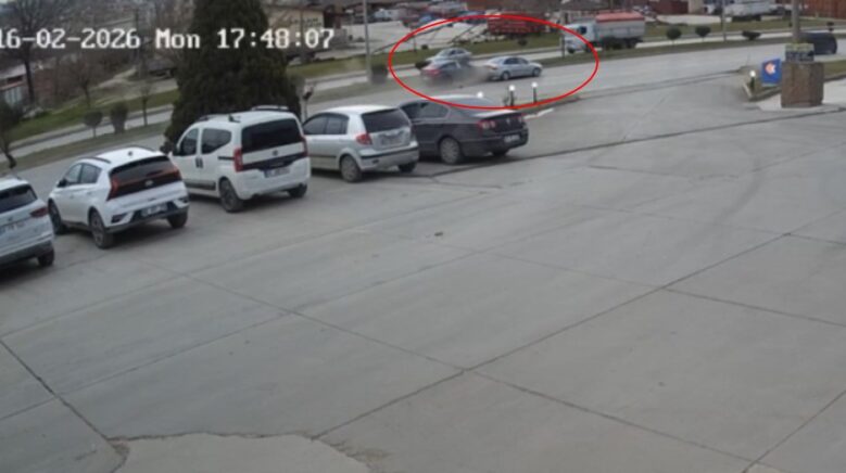 tokatta 2 kisinin yaralandigi kaza kamerada 7aggiVpS