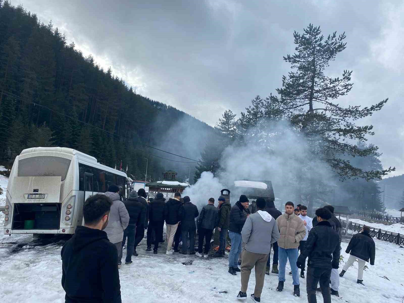 universite ogrencileri karin tadini cikardi KEHZnlgf