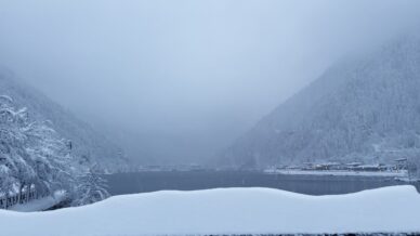 uzungol beyaza burundu kar kalinligi 1 metreyi asti ZpNX9UjC