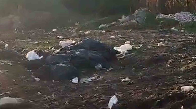 vatandaslarin kirlettigi ormanlik alani muhtar temizledi IXtqCbKd