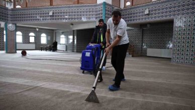 zonguldakta camilerde ramazan temizligi jzllkEAV