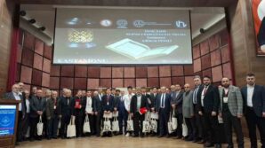 12 farkli ildeki ogrenciler kuran i kerimi en guzel okuyabilmek icin yaristi P8VN2rSX