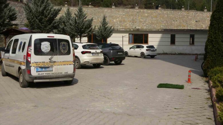 8inci kattaki balkondan dusen genc hayatini kaybetti mhKI3a6b