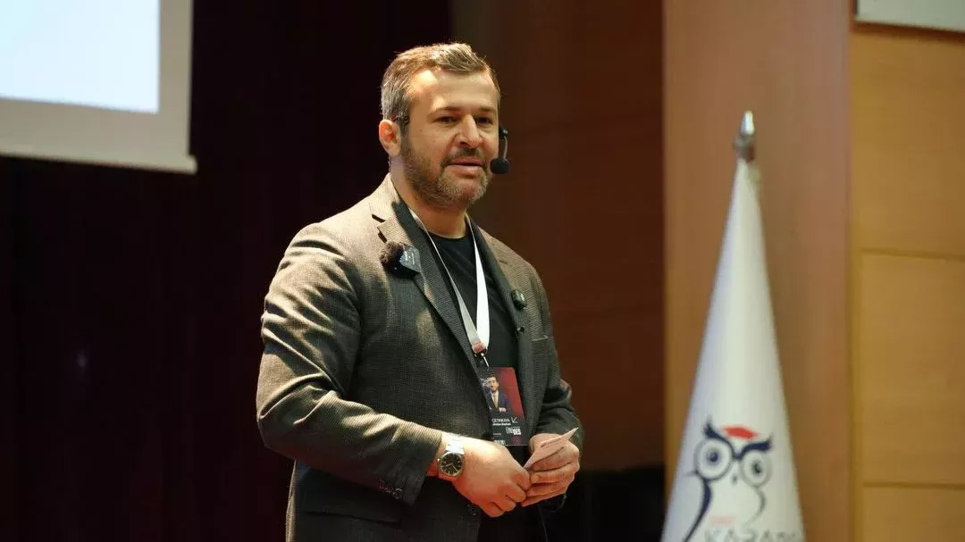 TEDx Karabük Üniversitesi’nde Uzman İsimler Sahne Aldı 3 TEDx Karabuk Universitesinde Uzman Isimler SahnedeKarabuk Universitesinde alaninda uzman isimle 1