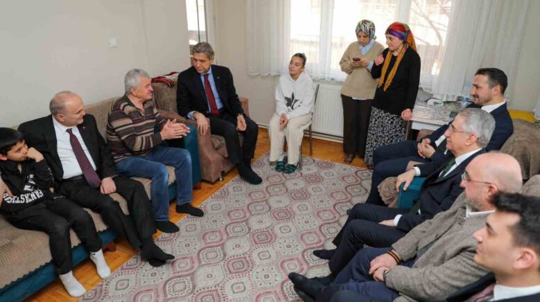 ak parti yerel yonetimler baskani demir duzceye geldi dN2jjmOb