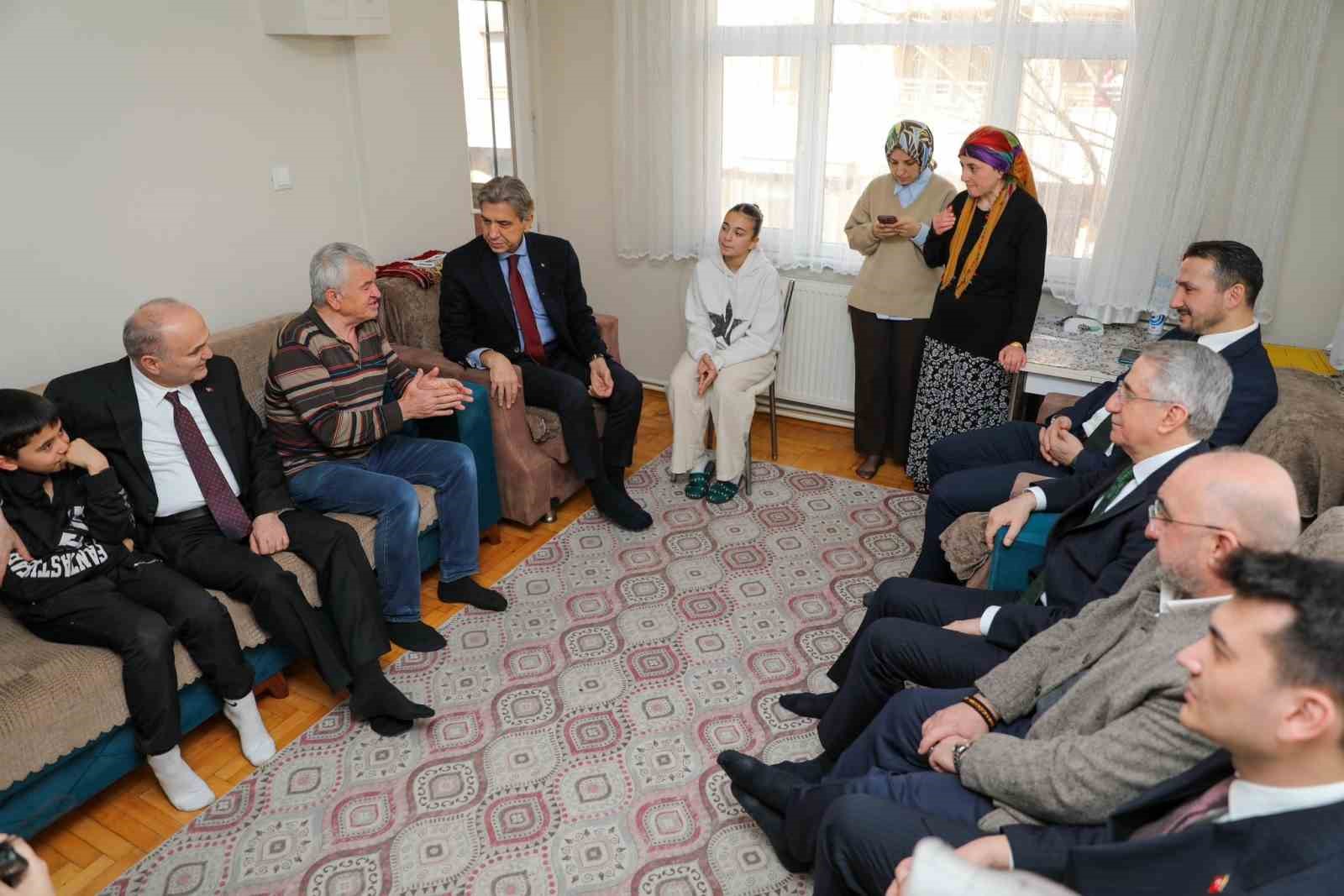 ak parti yerel yonetimler baskani demir duzceye geldi dN2jjmOb