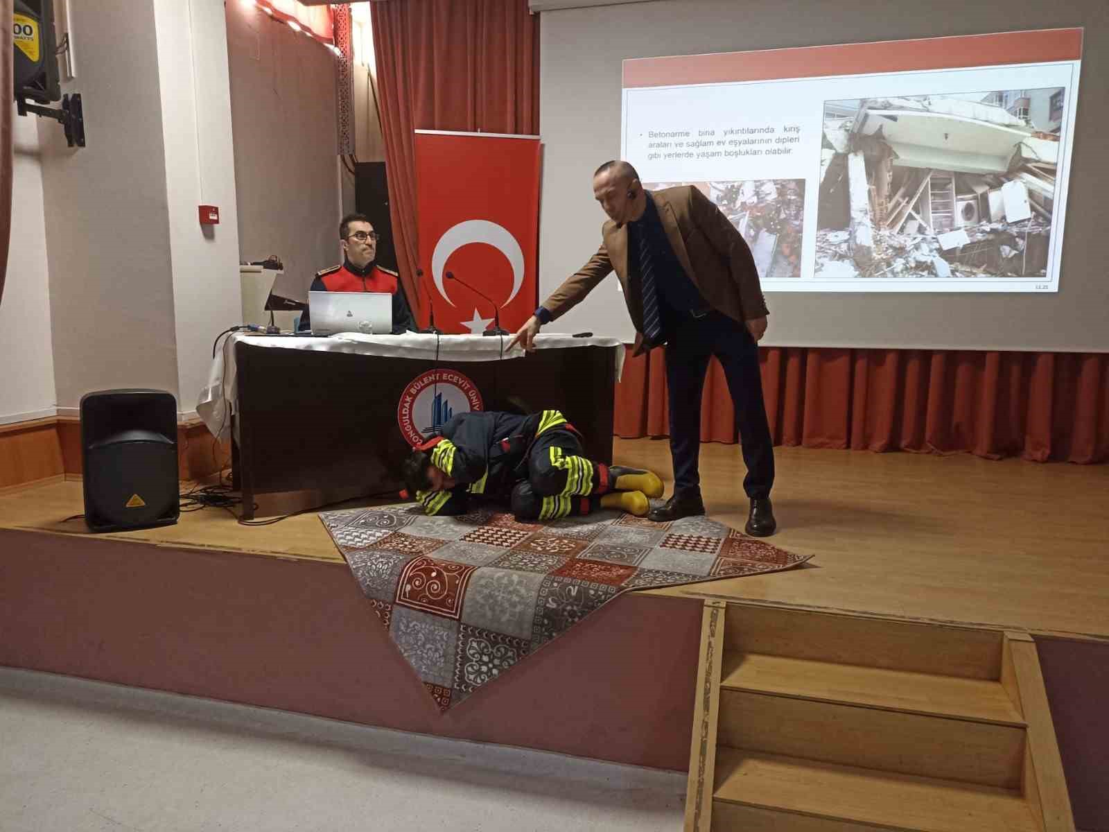 alaplida deprem farkindaligi semineri duzenlendi VQIbwrOR