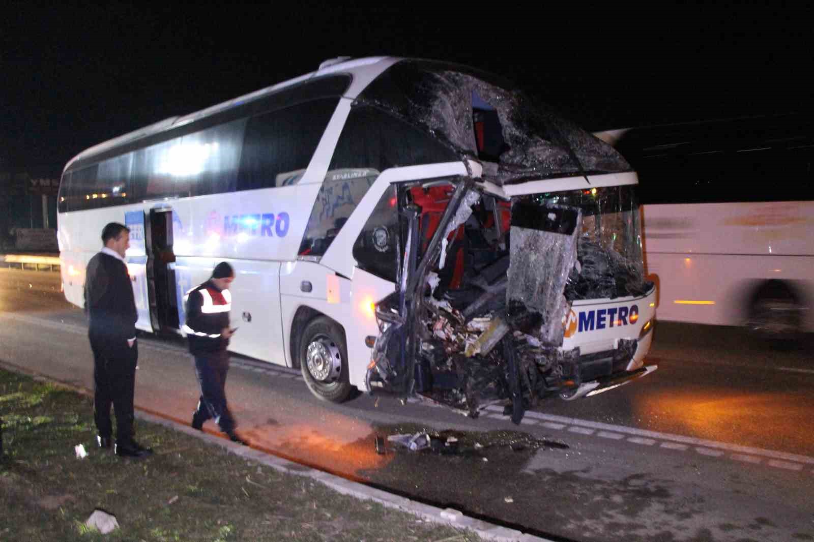 amasyada yolcu otobusu ile tirin carpistigi kazada 11 yarali PjQBzWhU