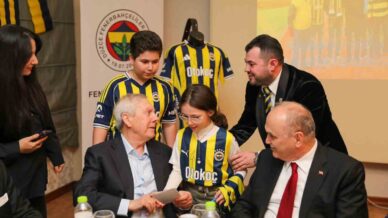 aziz yildirim iftarini duzce fenerbahceliler ile yapti KB14PWkP