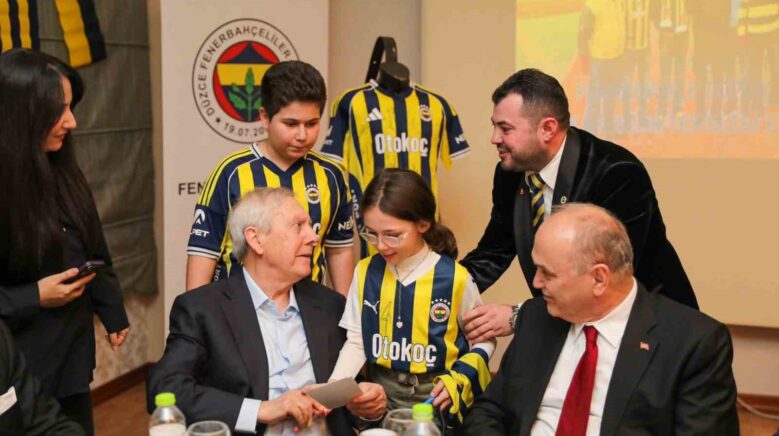 aziz yildirim iftarini duzce fenerbahceliler ile yapti KB14PWkP