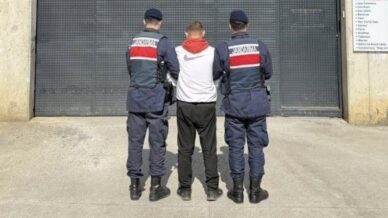 bafrada 17 yil hapis cezasiyla aranan sahis yakalandi D9smLLIy