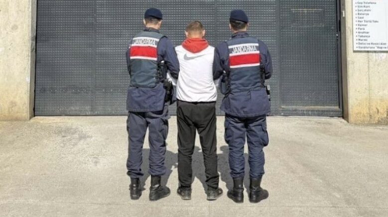bafrada 17 yil hapis cezasiyla aranan sahis yakalandi D9smLLIy