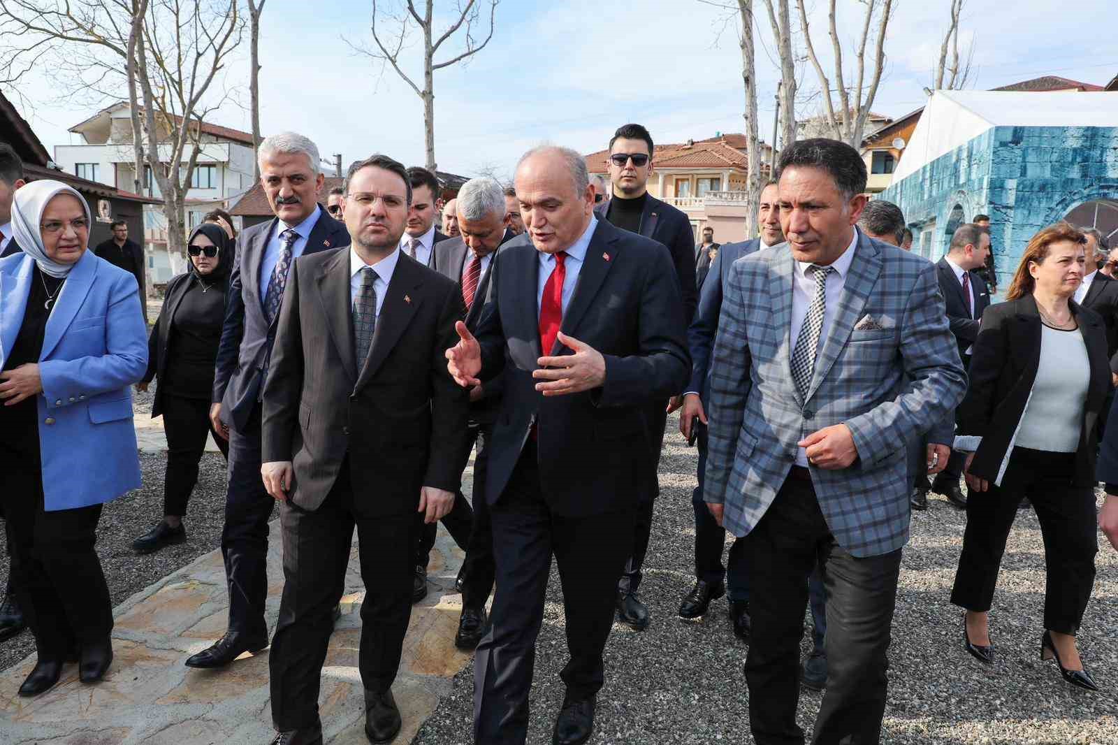bakan gurlekten konuralpe ovgu dolu sozler her vatandasimiz konuralpi gormeli YifnbDtk