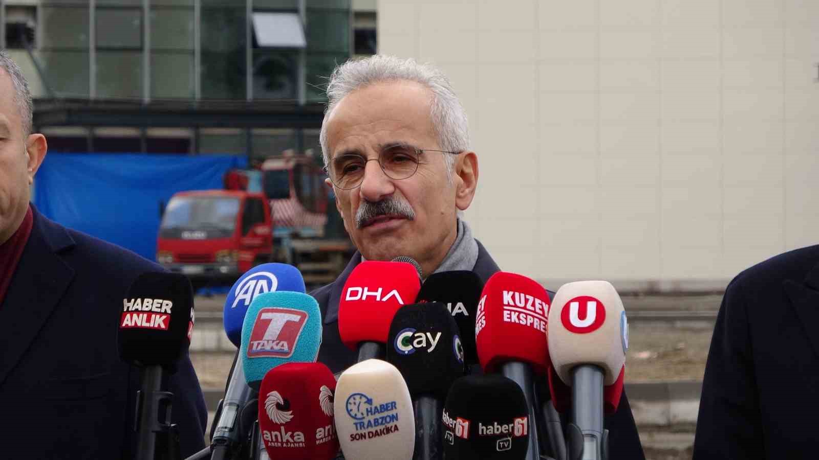 bakan uraloglu iran irak suriye lubnan ve urdune olan butun ucuslari 2 marta kadar