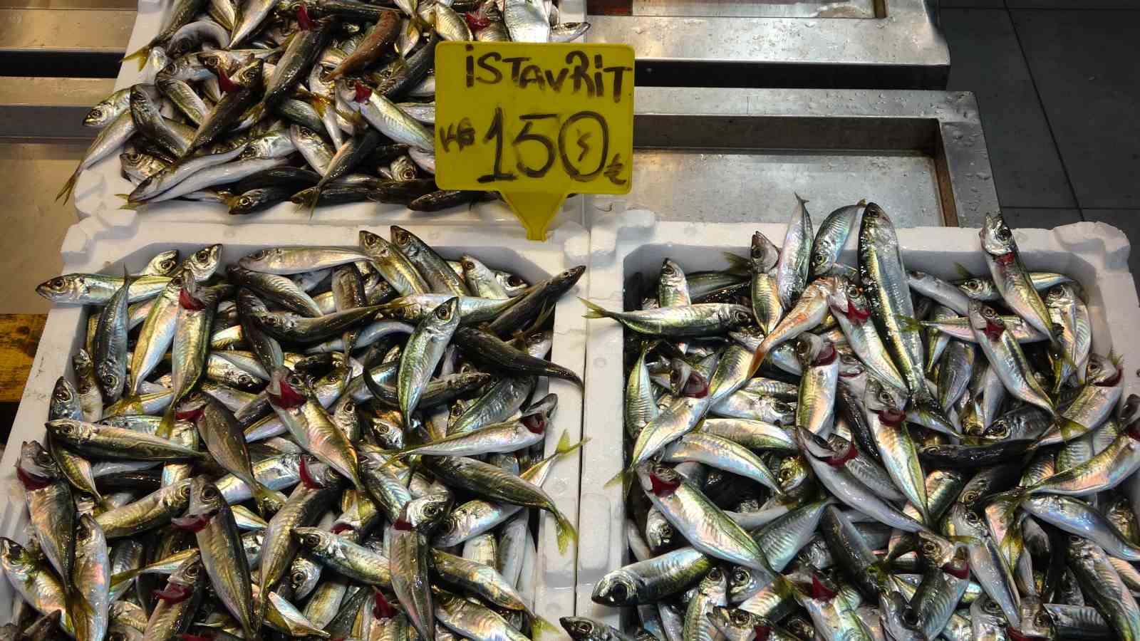 bayram oncesi balik tezgahlarinda bolluk