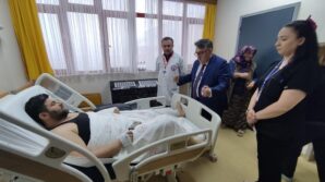 beun rektoru ozolcerden bayram ziyareti hastalar ve saglik calisanlariyla bayramlasti rR4REt1w