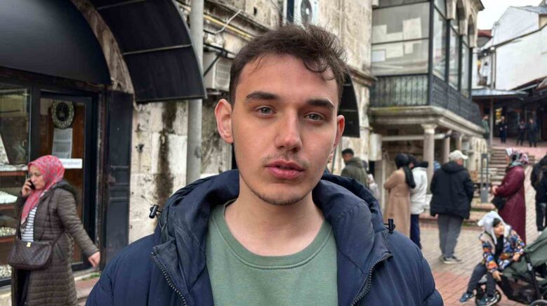 boluda haber takibi yapan muhabir darbedildi D6IqElIn