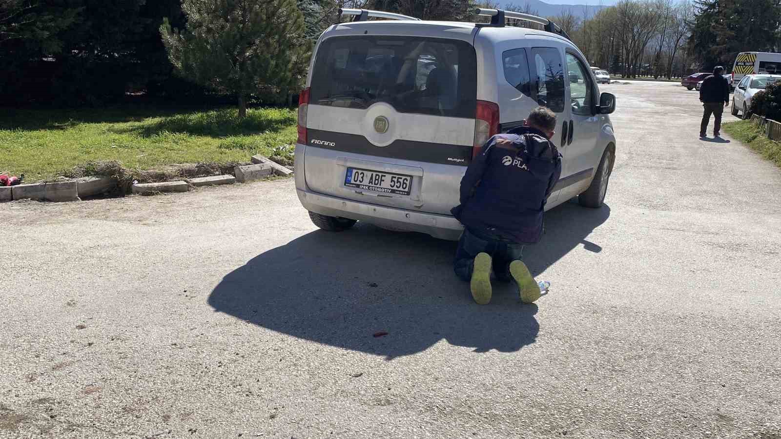 boluda hafif ticari arac ile motosiklet carpisti 1 yarali CF56PT59