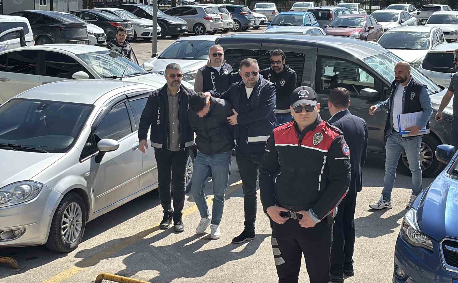 boludaki silahli saldirinin failleri bursada operasyonla yakalandi polis 300 saat kamera izledi qGR33YM2