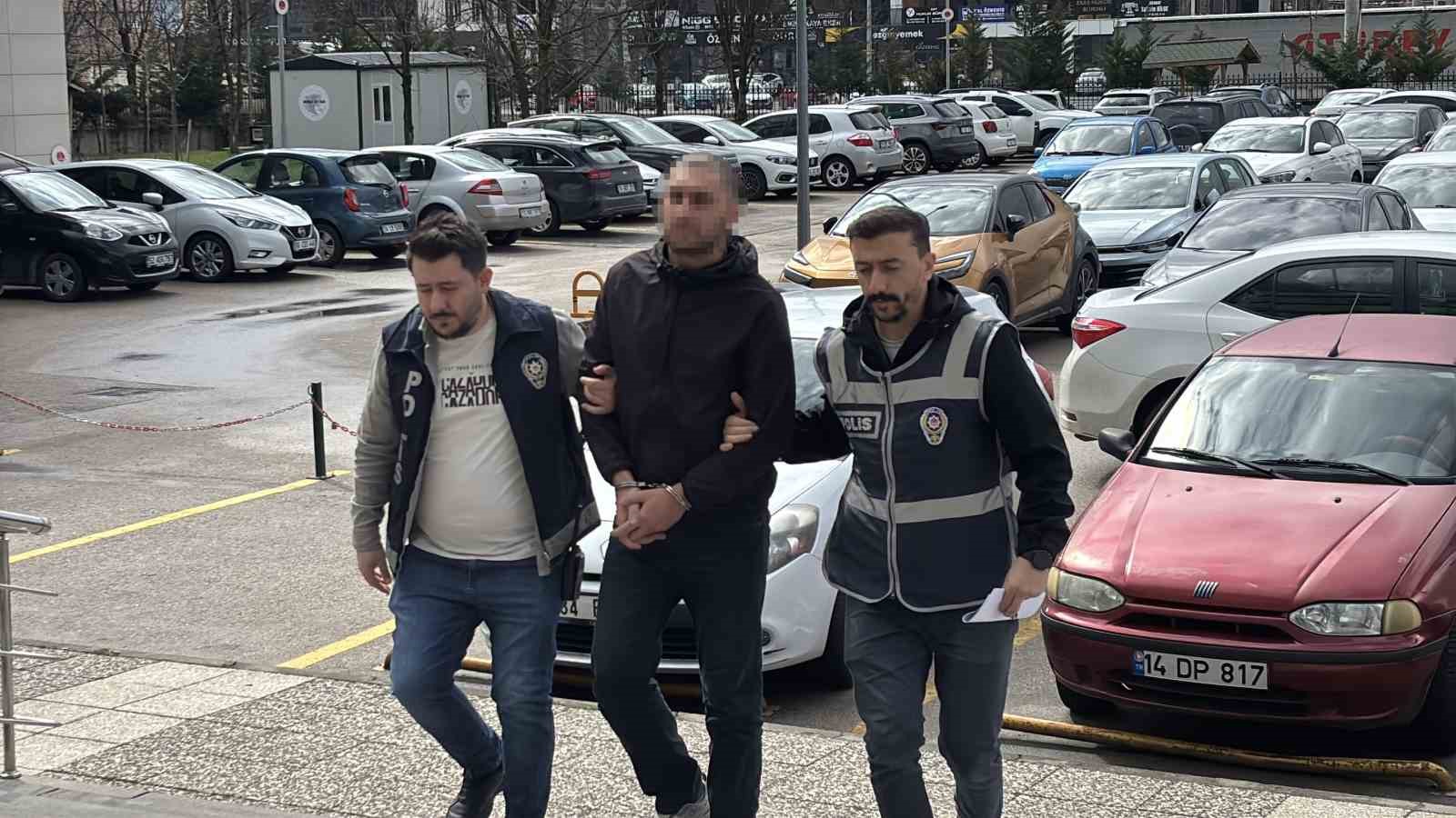 caldigi kamyonla eski sevgilisinin evine gitti camdan girdigi evden laptop caldi EaRSvATR