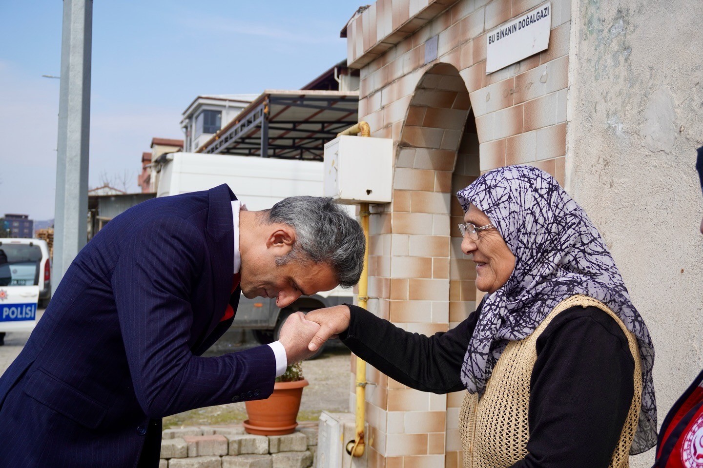 caycuma kaymakami adem kaya sehit ve gazi ailelerini ziyaret etti p15NSb4J
