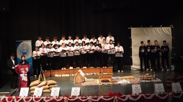 caycumada canakkale sehitleri duzenlenen programla anildi Bcmnq9lF