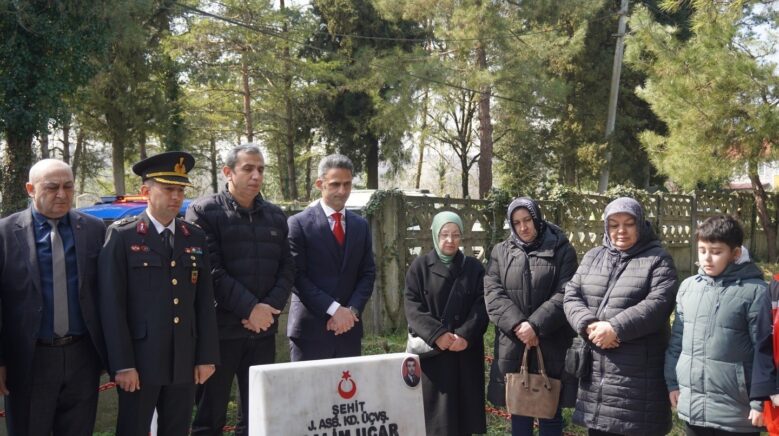 caycumada sehitlerin kabirleri basinda dualar edildi 8t5RNnV3