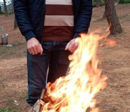 cenaze icin gelmisti merdivenden duserek hayatini kaybetti waQNt6dl