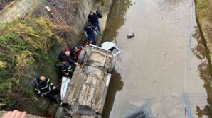 cenazeye giderken can verdiler 3 kardes hayatini kaybetti MzjbZwNX