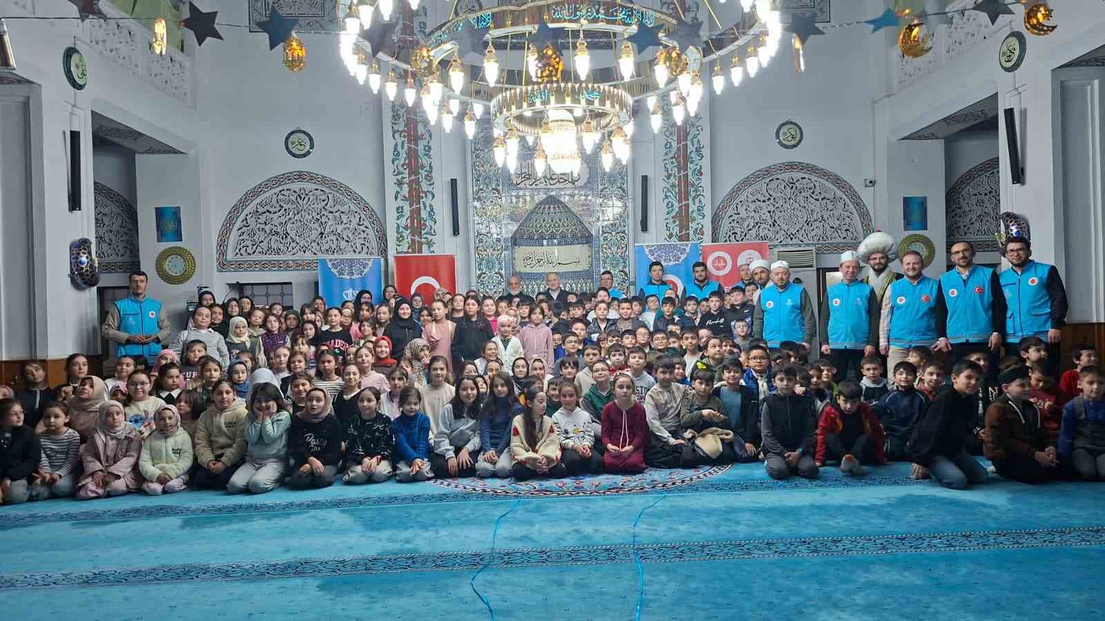 devrekte cocuklar icin iftar programi duzenlendi Q5pA4n1g