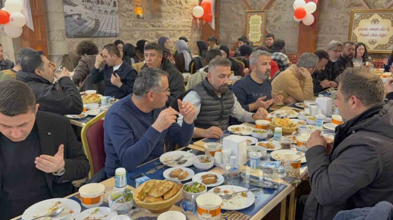 gulbahar hatun imareti 534 yildir hizmet veriyor kQDSSmBU