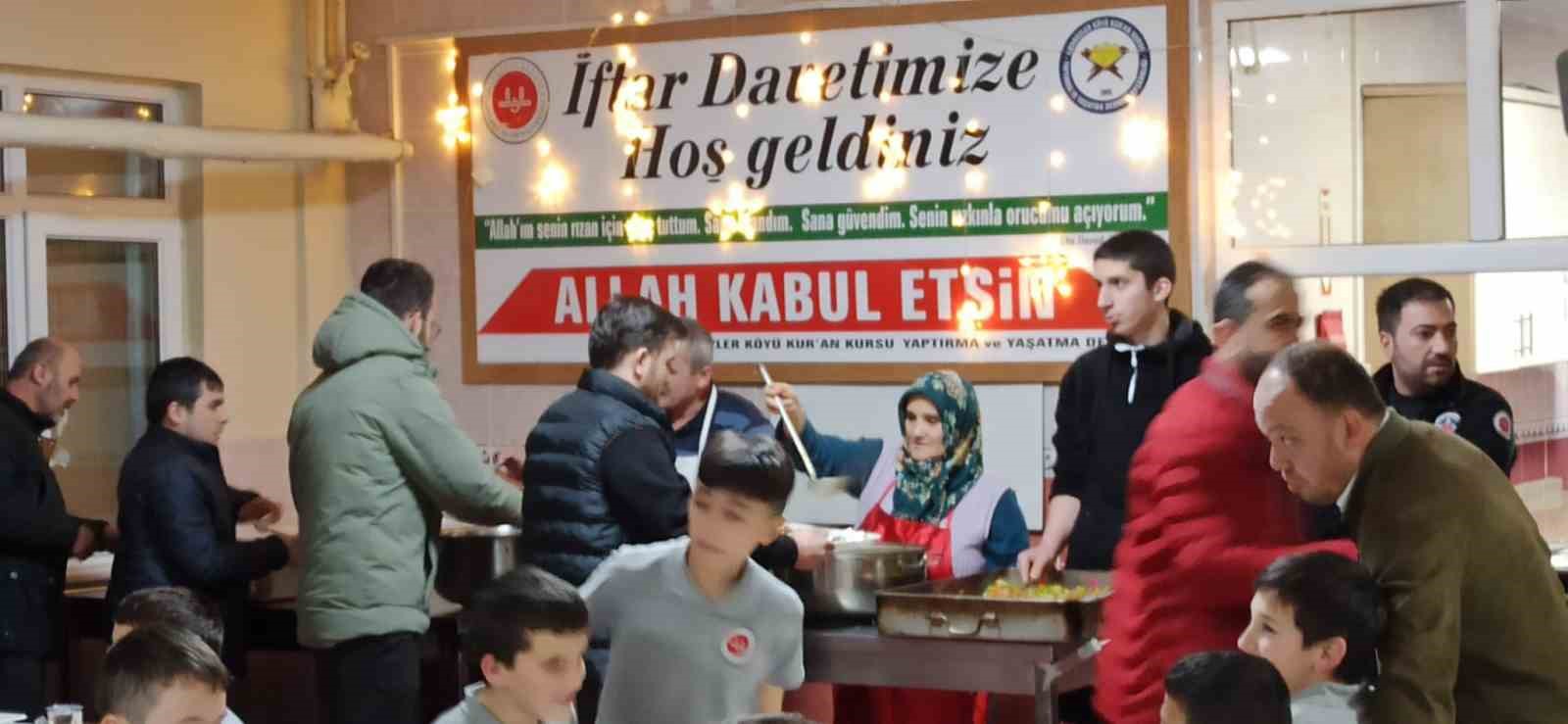 hafiz adaylari din gorevlileri ile iftar programinda bir araya geldiler 49JfujDv