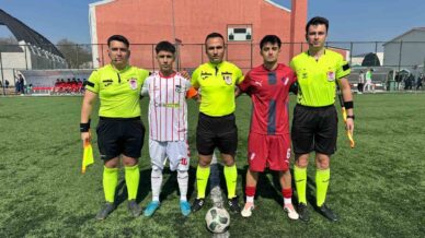 inanclari imkanlarini asti caycumanin gencleri profesyonel takimi yendi NhCLwgOL