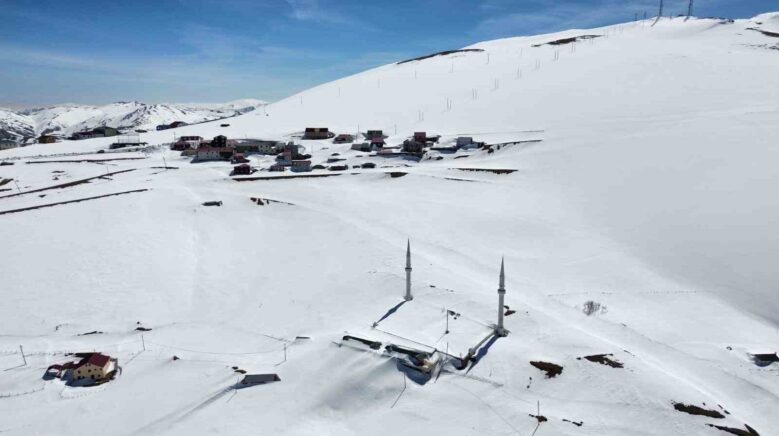kadirga yaylasindaki ustu acik camiden kar manzaralari 5d6nuAgO