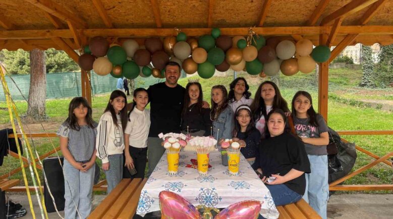 karabukte has bahce vatandaslardan ilgi goruyor sGaypsgM