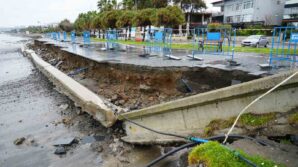 karadenizde dev dalgalar sahili yikti gecti yHTlzLMa