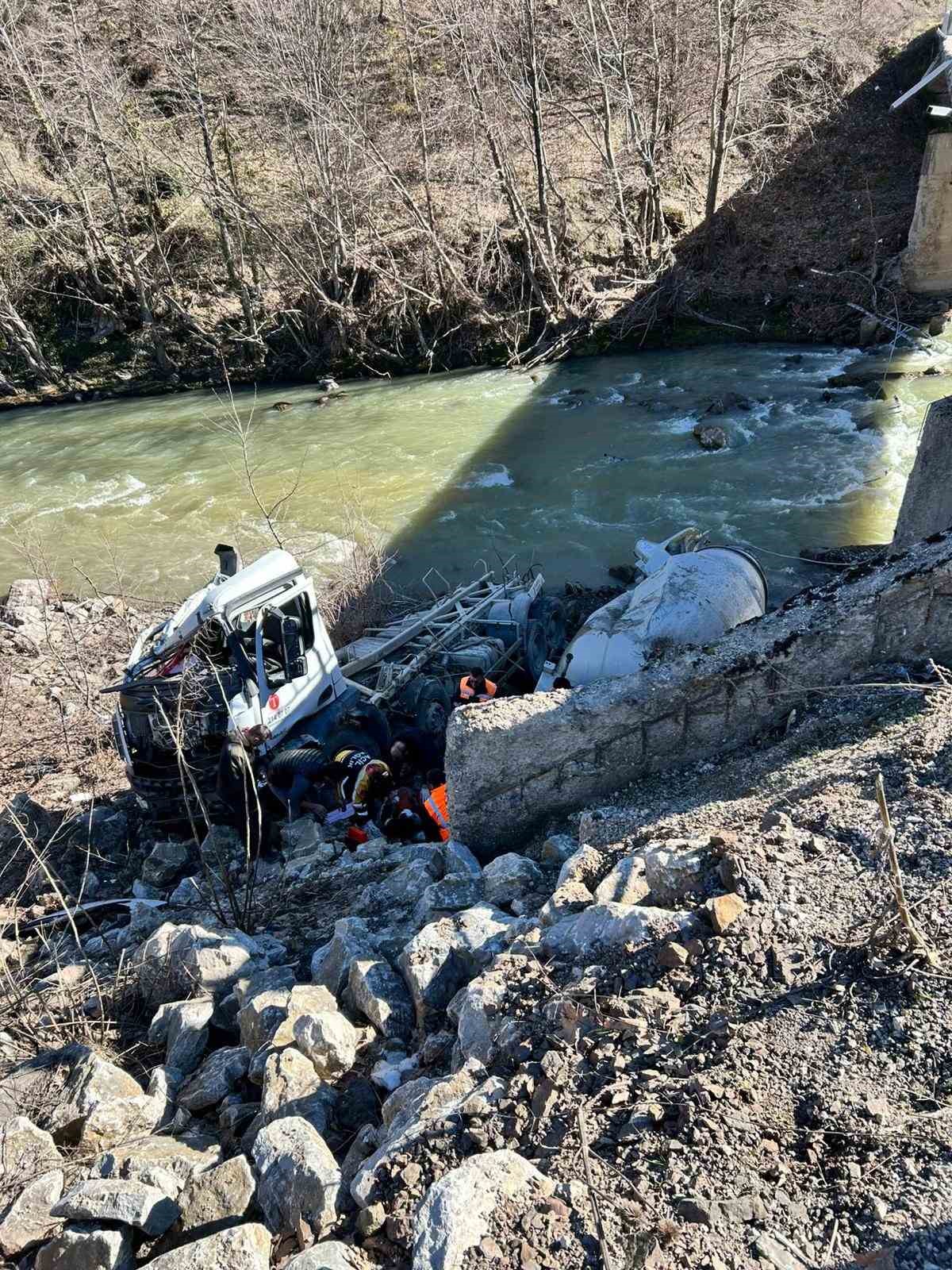 kastamonuda beton mikseri dere yatagina uctu 1 yarali hBprZ84T