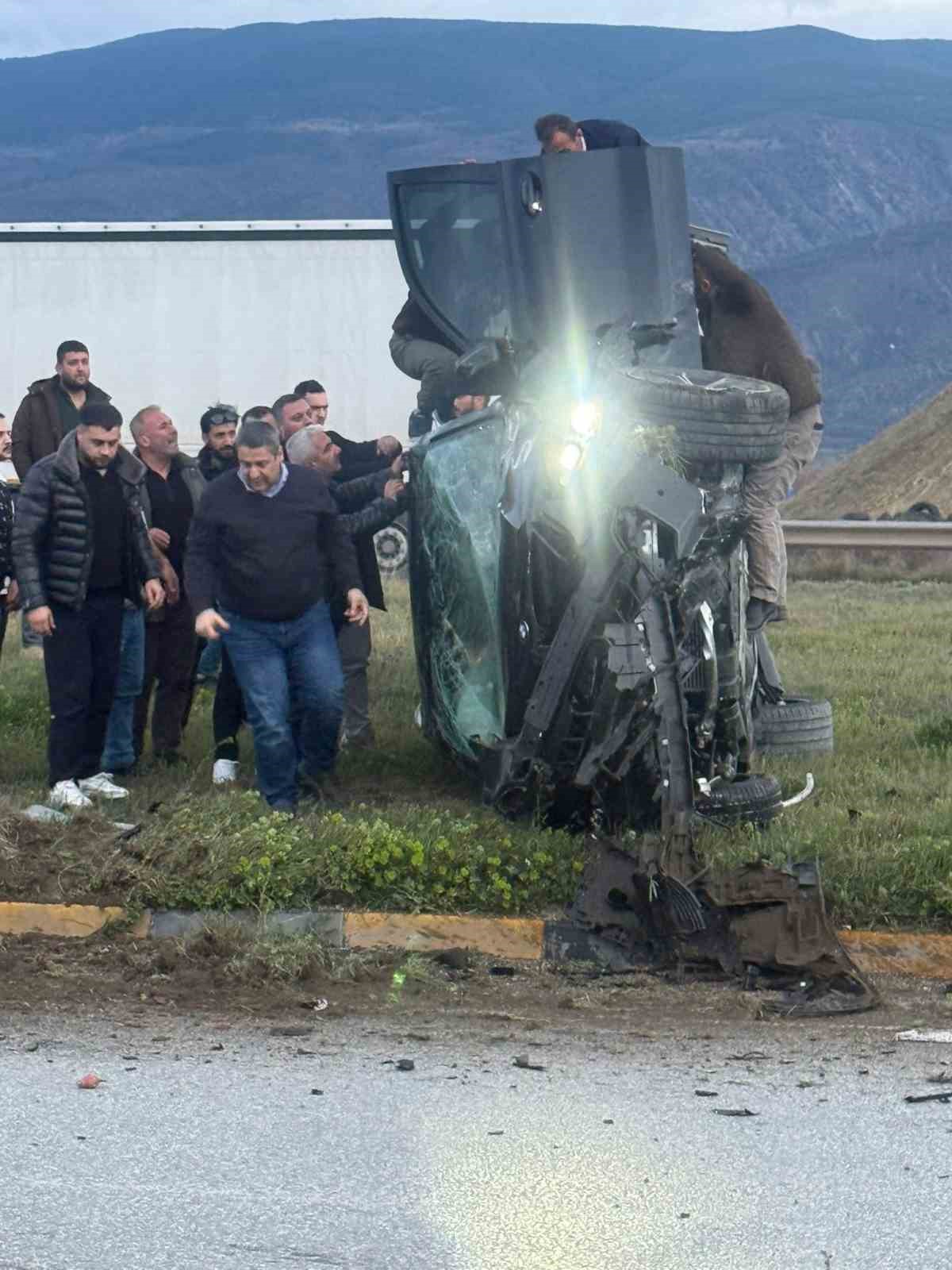 kastamonuda iki cip ile otomobil carpisti 1 yarali zUN2smmq