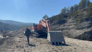 kastamonuda is makinesinin 700 litre yakiti ve elektronik parcalarini caldilar thqEW394