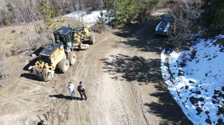 kastamonuda kisin hasar goren koy yollarinda onarim mesaisi I41BaDYD