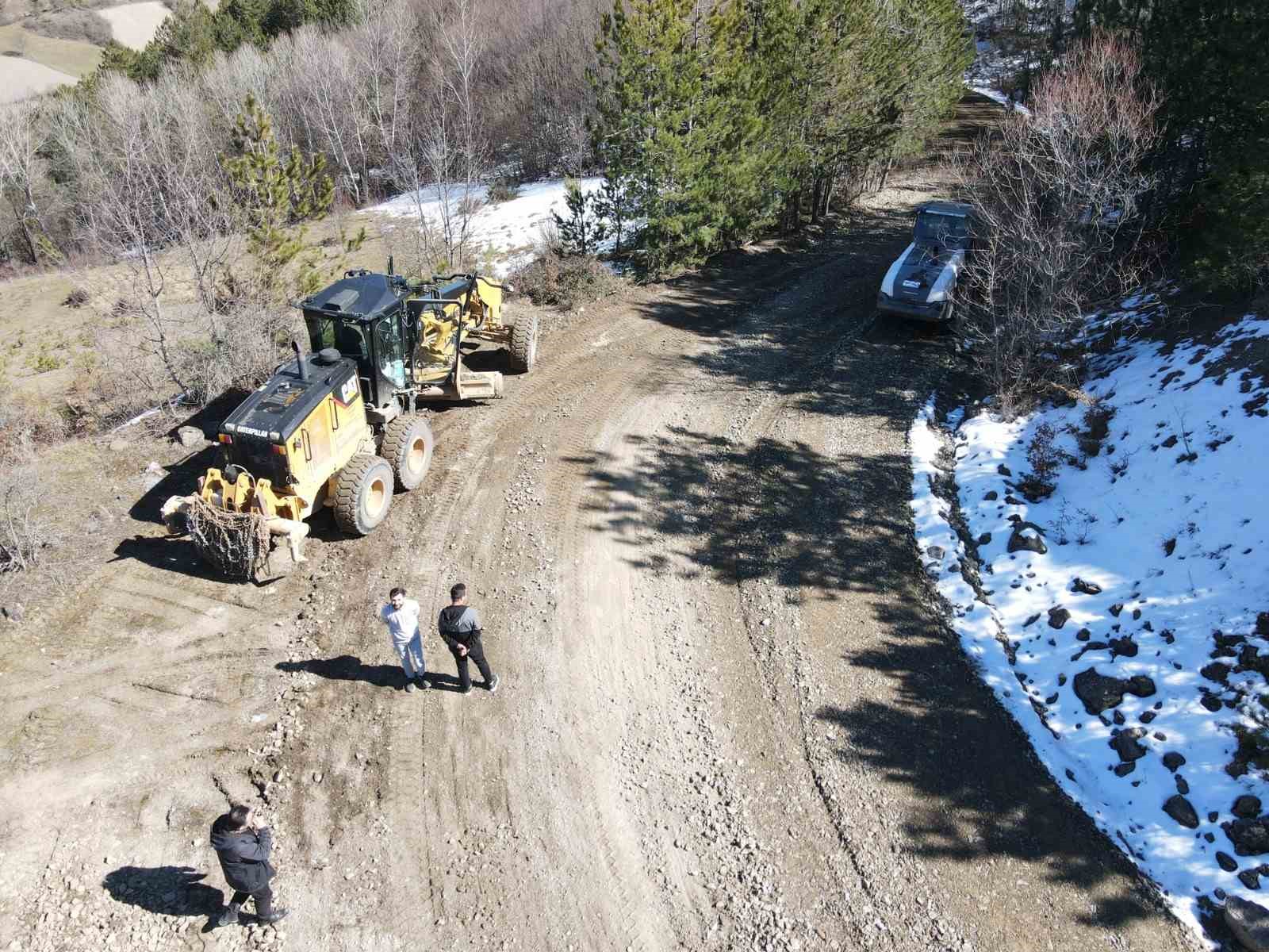 kastamonuda kisin hasar goren koy yollarinda onarim mesaisi I41BaDYD