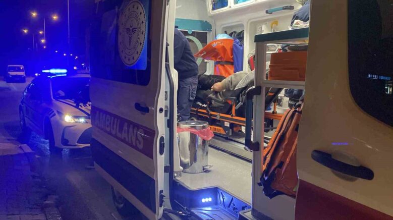 kavsakta otomobille motosiklet carpisti 1 yarali NyyTzRrt