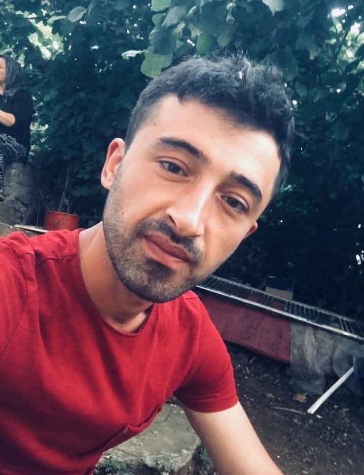 kazada agir yaralanan surucu hayatini kaybetti Nup5GOBv