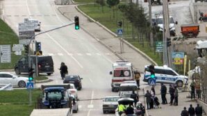 kirmizi isikta kaza 4 yarali O2AwkSdG