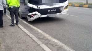 otobusle carpisan motosiklet surucusu hayatini kaybetti FVBPDWNR