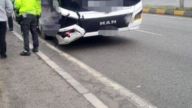 otobusle carpisan motosiklet surucusu hayatini kaybetti FVBPDWNR