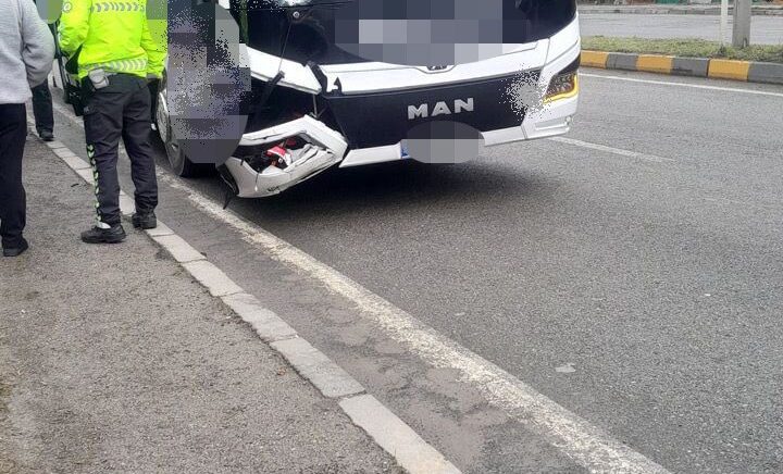 otobusle carpisan motosiklet surucusu hayatini kaybetti FVBPDWNR